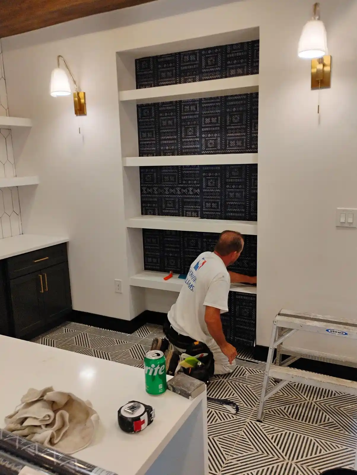 Expert wallcovering specialist
